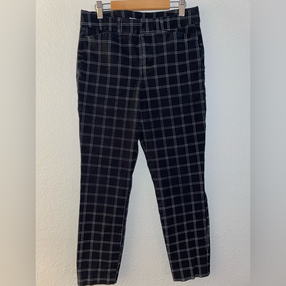 Old Navy High-rise Pixie Pant